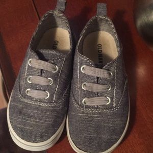 Unisex kid sneakers from old navy size 8